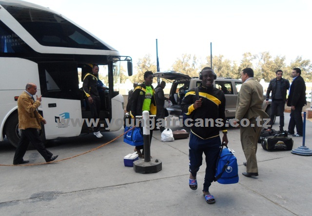 Wachezaji wa Young Africans wakiwasili katika Hoteli ya Sheraton